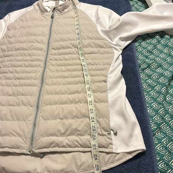 Brand New. Peter Millar Ladies Jacket. Size XL with Medinah on sleeve. - Picture 9 of 10